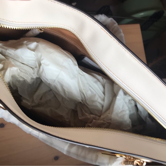 Coach Cammie Chain Tote In Signature Canvas With Floral Cluster Print - Picture 14 of 16